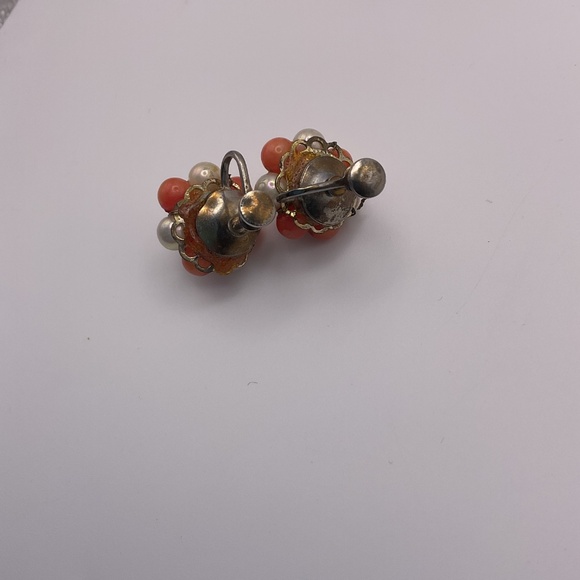 Vintage Orange and White Bead Cluster Screw Back Earrings - Picture 2 of 4